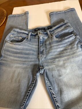 BKE Jake Light Wash Men Straight Jeans
